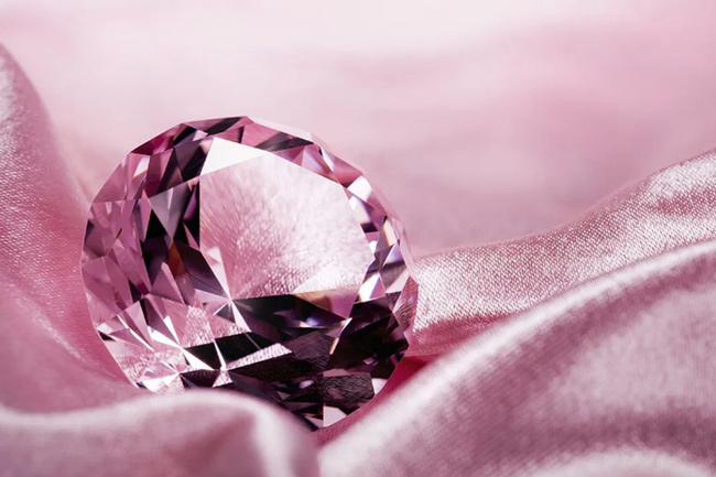 Tìm hiểu nguồn gốc và ý nghĩa của kim cương hồng